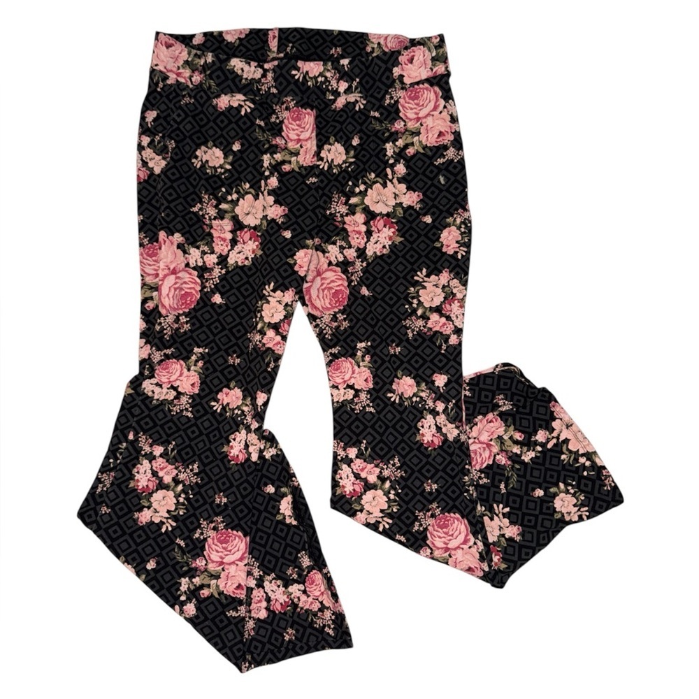 Torrid black grey geometric rose floral print flare pants women’s size 3 (22/24)